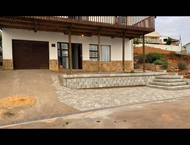 4 BEDROOM HOUSE FOR SALE IN DE BAKKE